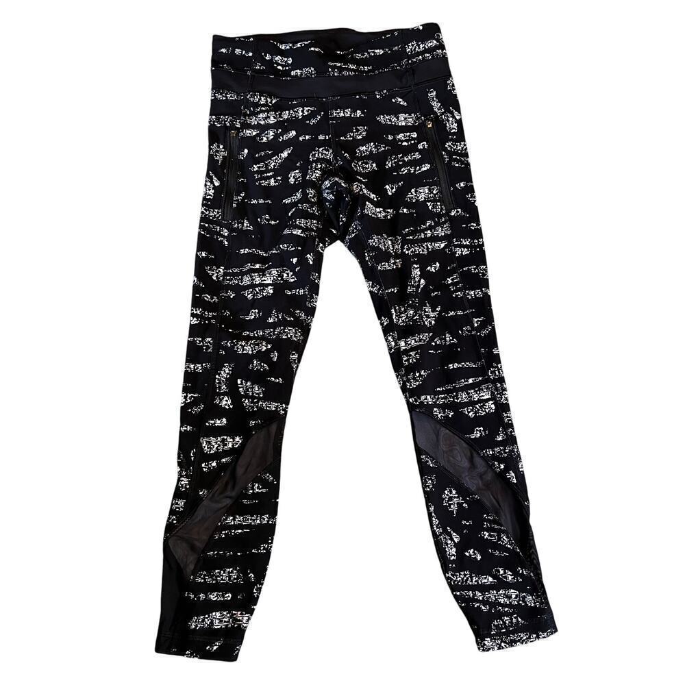 Lululemon Inspire Tight II Graf Black White. Size 4
